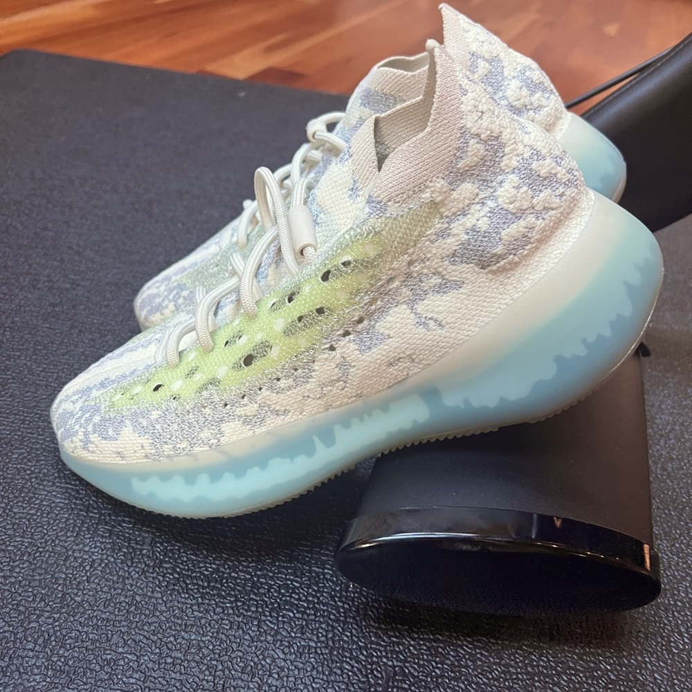 Adidas Yeezy Boost 380 Alien Blue
GW0304 2021